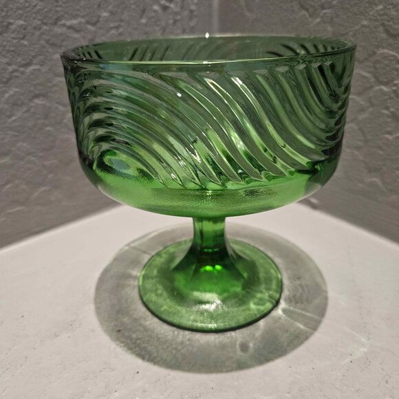 6" E O Brody Green Swirled Glass Candy Dish 6" - Picture 1 of 5